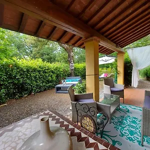 https://piccolo-borgo-toscano-relax.it-tuscanyhotel.com